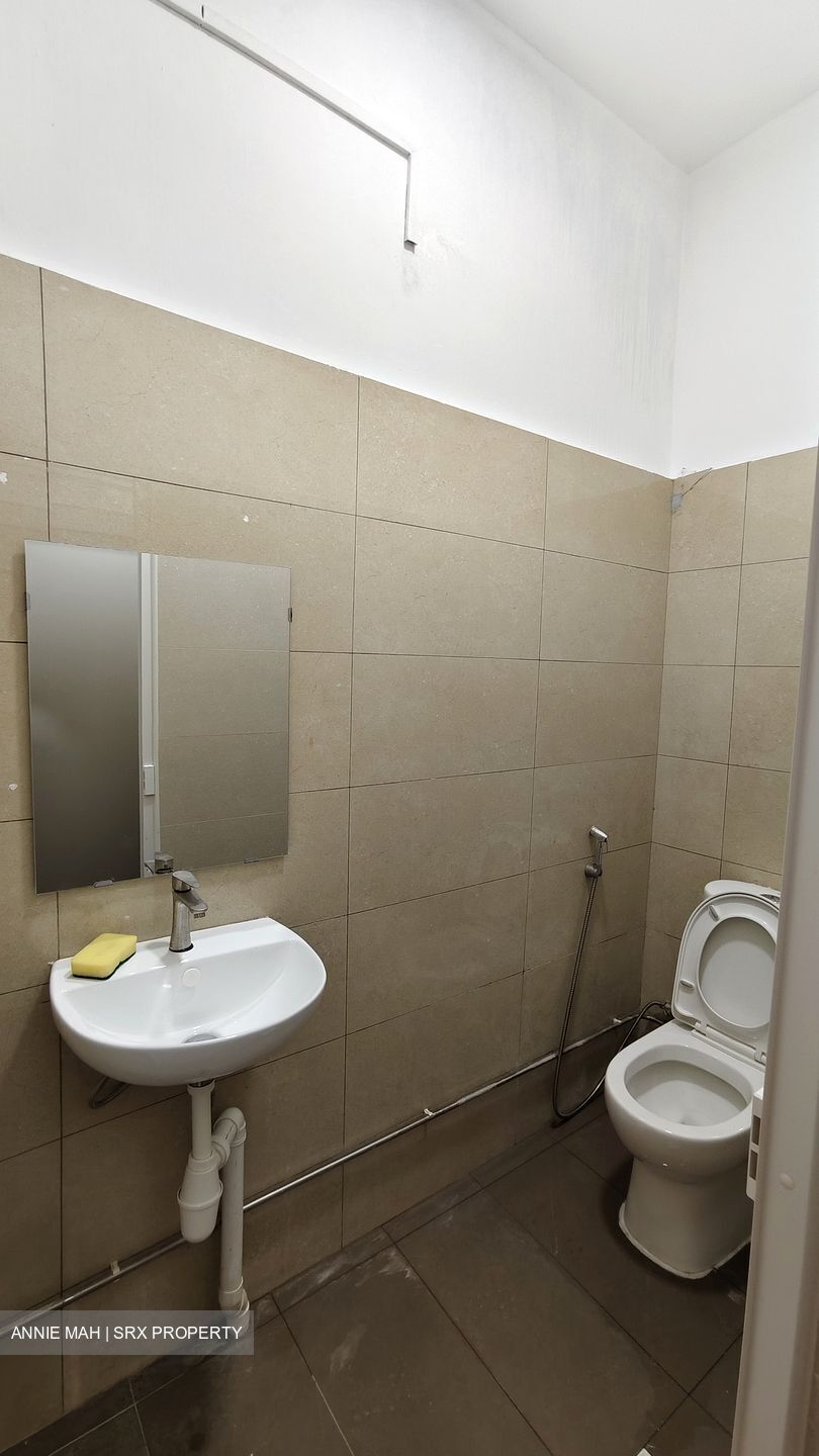 Changi Road (D14), Shop House #496655071